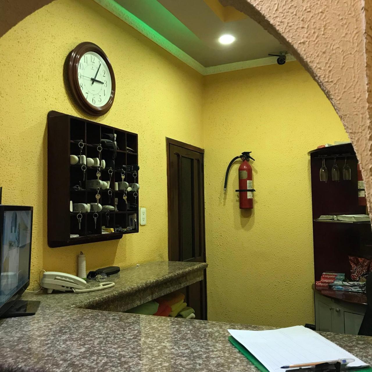 Hostal Puerto Azul Manta Exterior foto